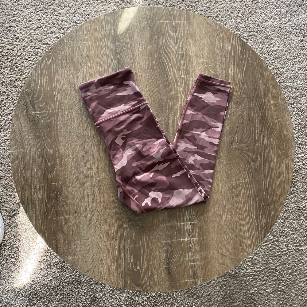 Athleta Elation Camo 7/8 leggings mauve flora